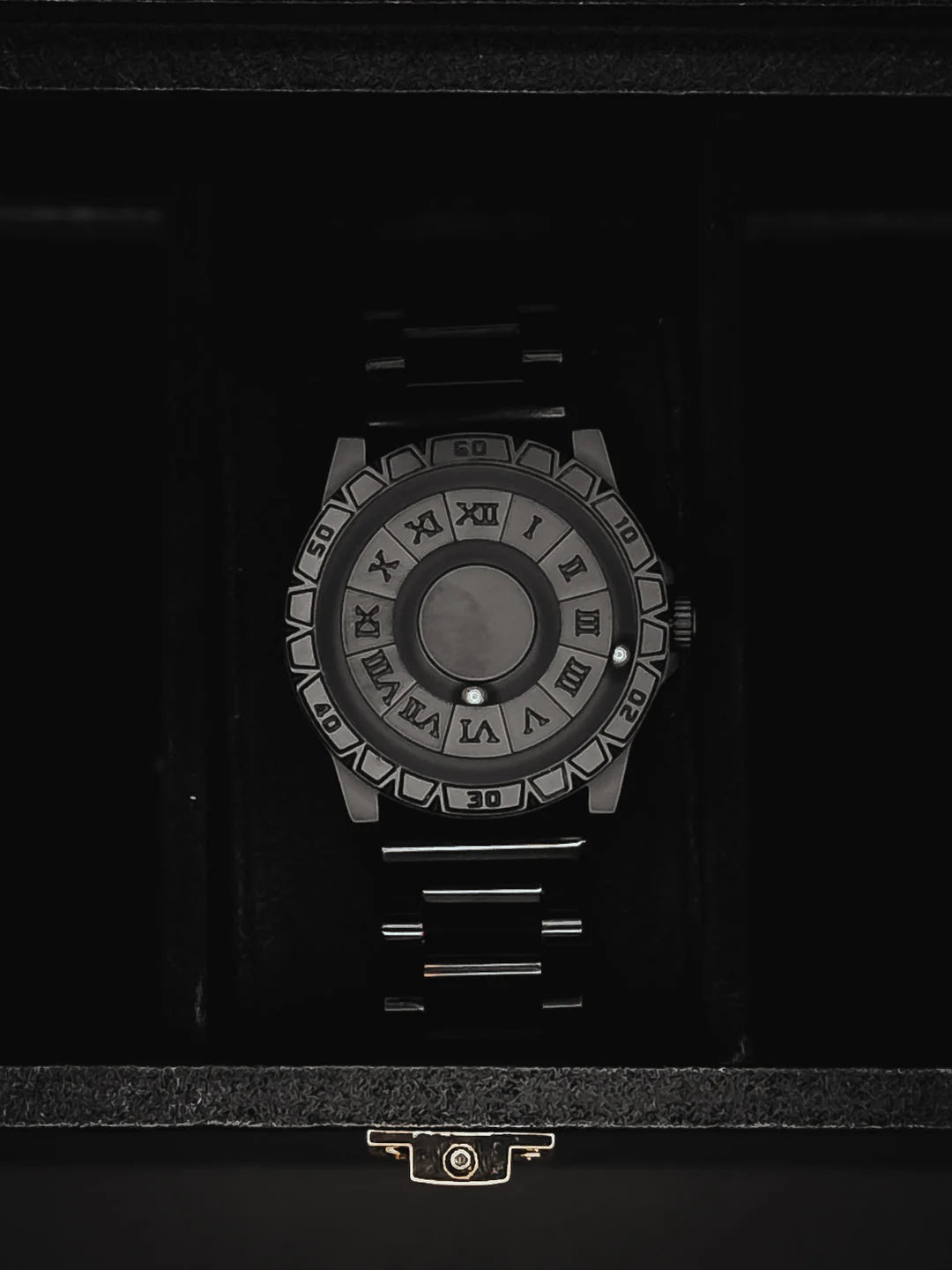 🎯 Magnetic Ball Roman Dial – Unique & Durable Quartz Watch