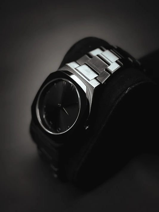 ⚙️ Heavy-Weight Aura Stainless Steel Watch